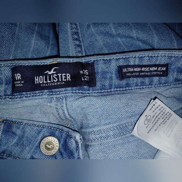 A Hollister Ultra High Rise Mom Pinstripe Denim Jeans - Picture 5 of 5
